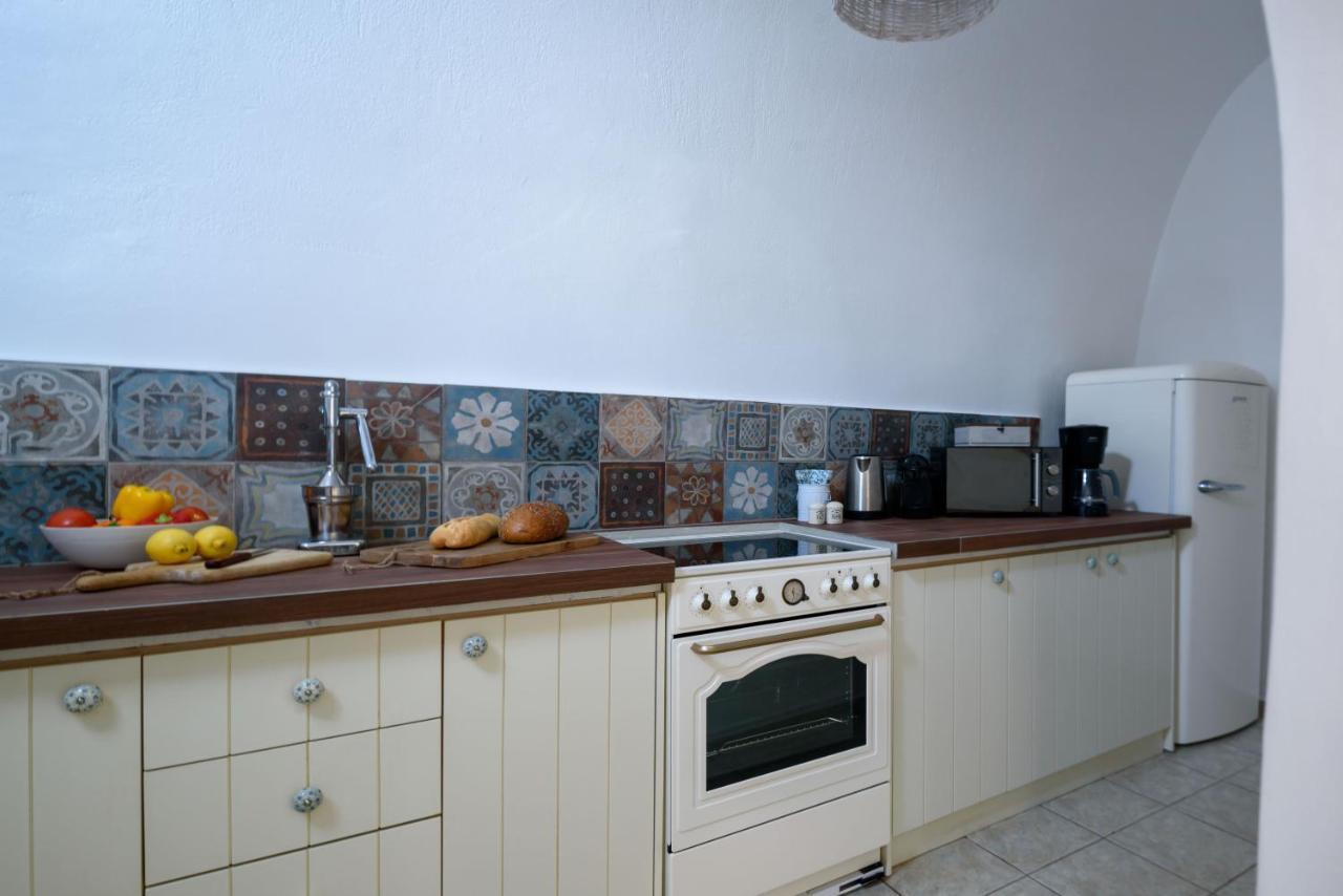 Revelis Villa & Canava Fira  Exterior photo